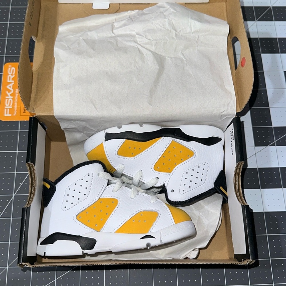 Jordan 6 Retro (TD) Size 6C Toddler